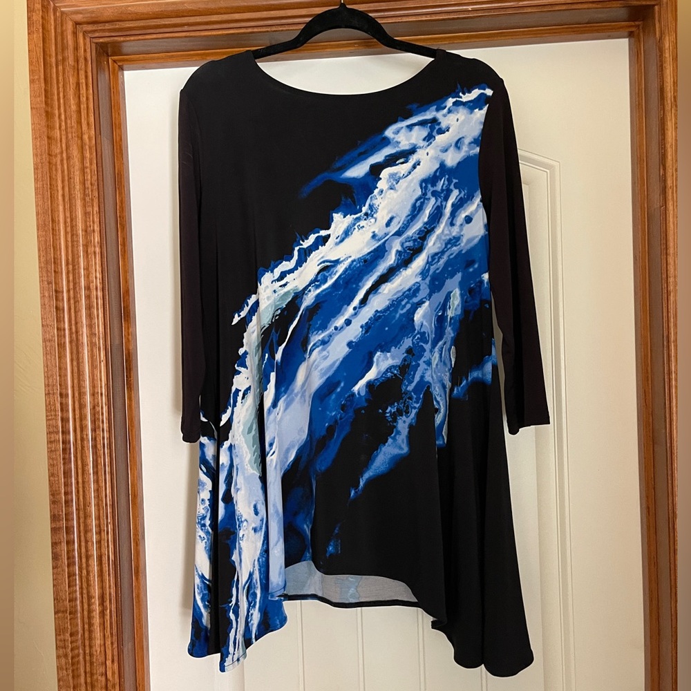 New Alfani tunic Marblessence marked M, this oversized tunic fits size L/XL)